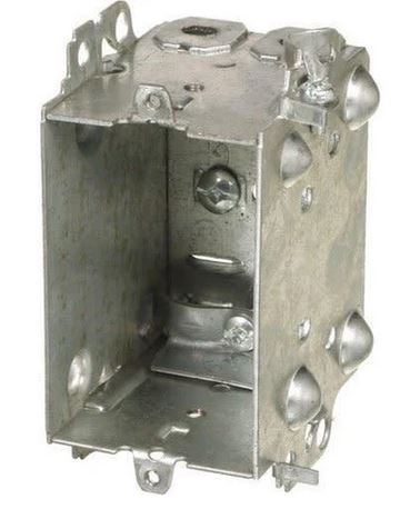 1104-LH 2 1/2" Deep device box with clamps